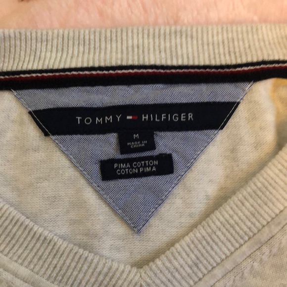 Vintage Tommy Hilfiger light grey sweater - Picture 4 of 4